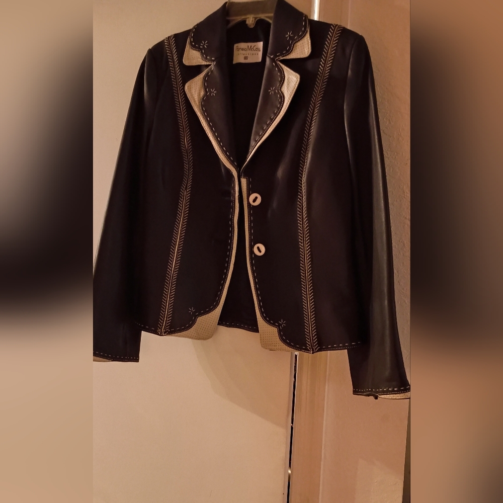 Pamela McCoy lambskin leather black with cream accents size S